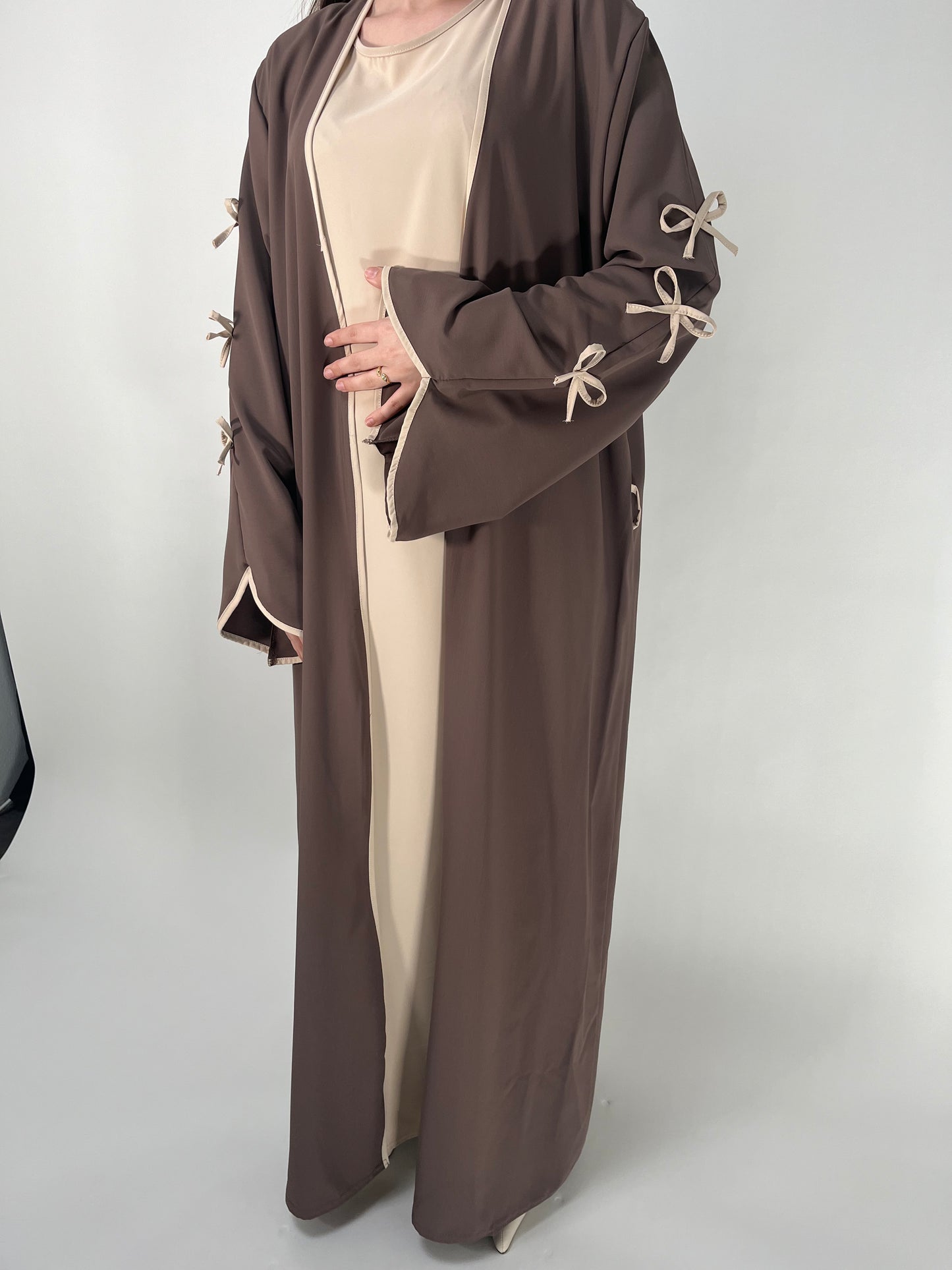 Abaya Houria – Légèreté et grâce pour l’Aïd 2025 🦋✨
