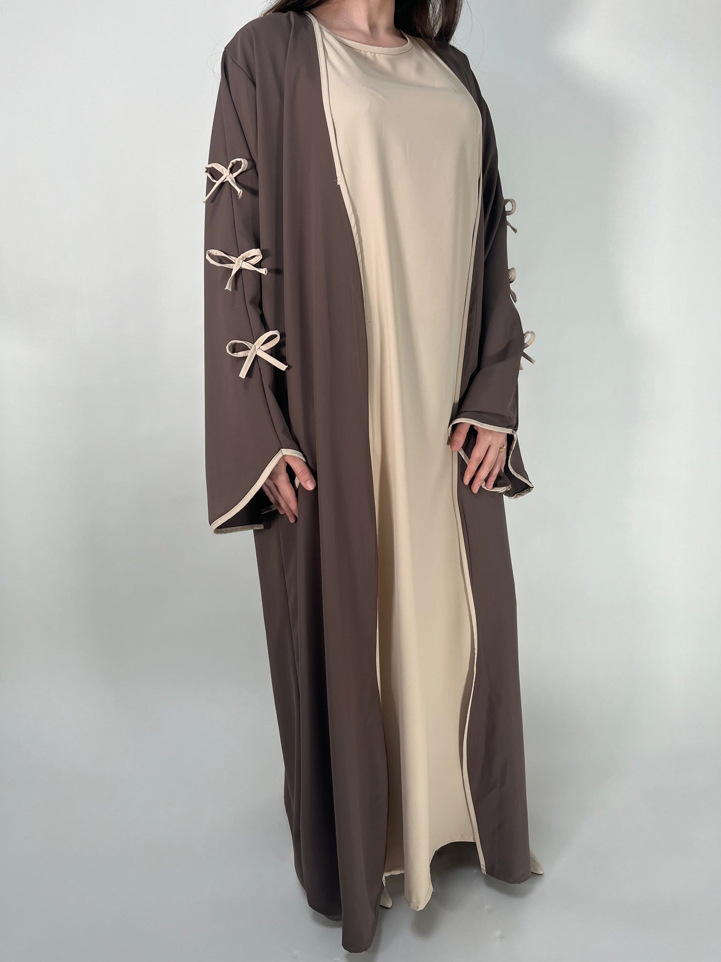 Abaya Houria – Légèreté et grâce pour l’Aïd 2025 🦋✨
