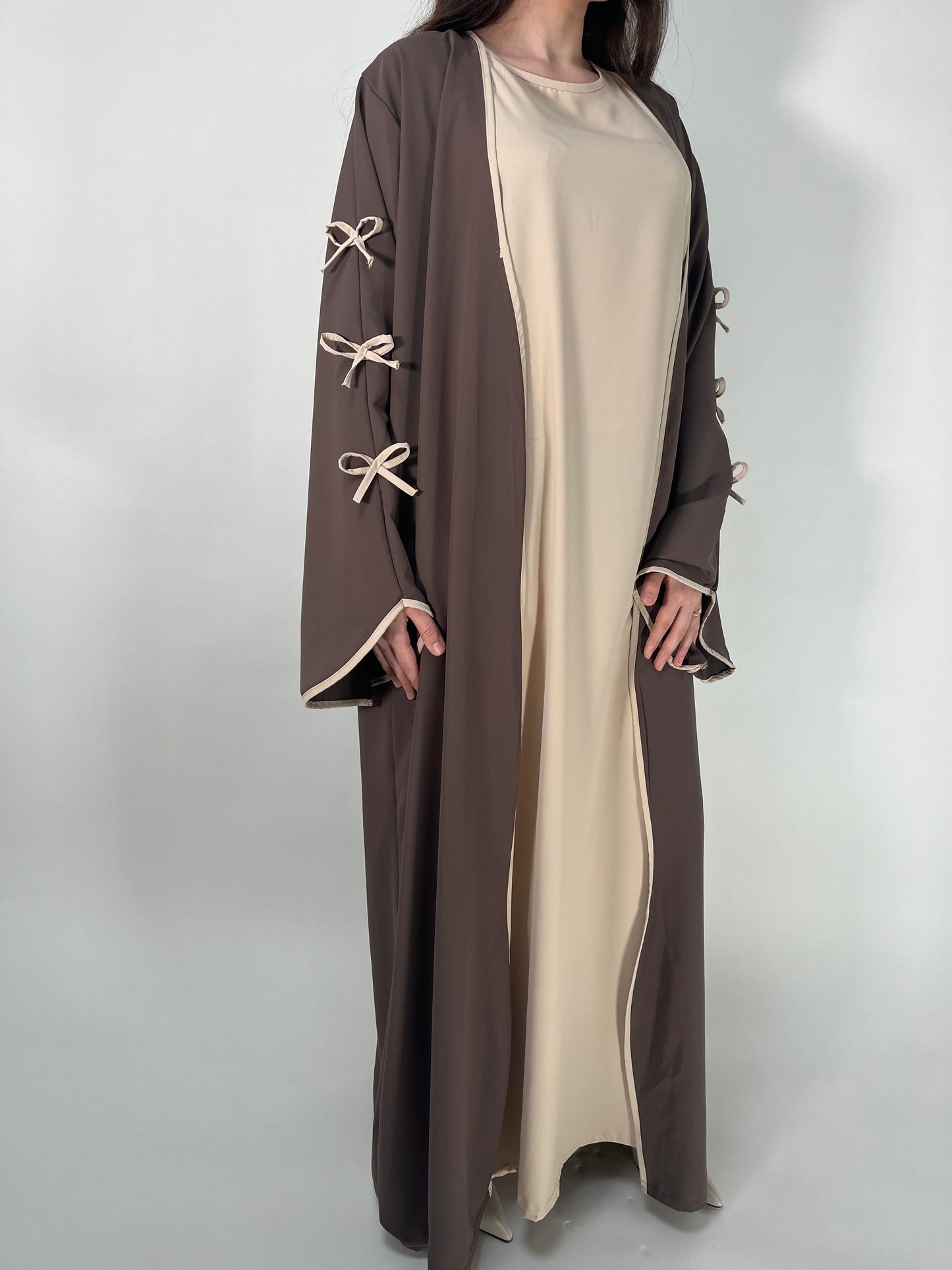 Abaya Houria – Légèreté et grâce pour l’Aïd 2025 🦋✨