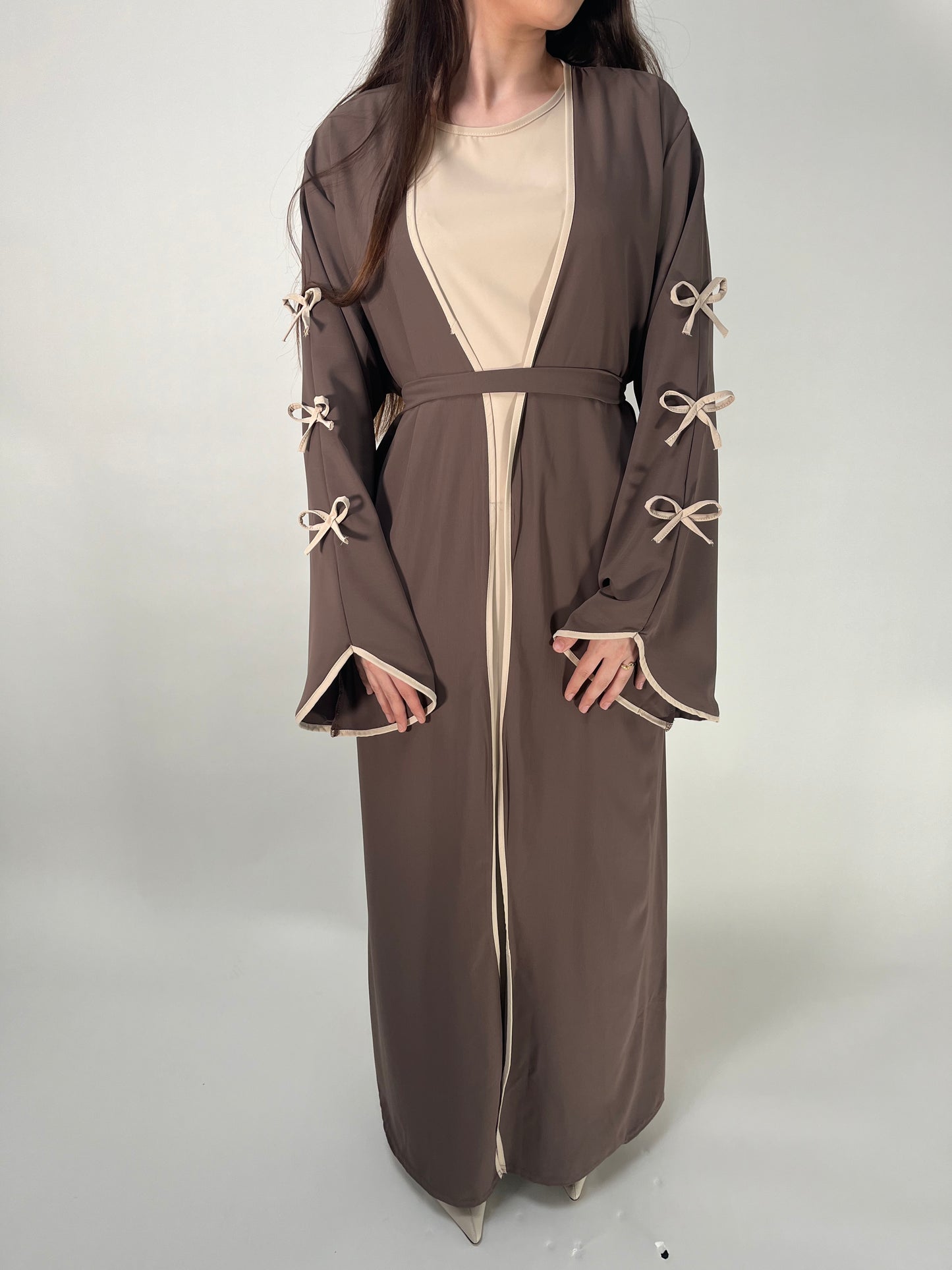 Abaya Houria – Légèreté et grâce pour l’Aïd 2025 🦋✨