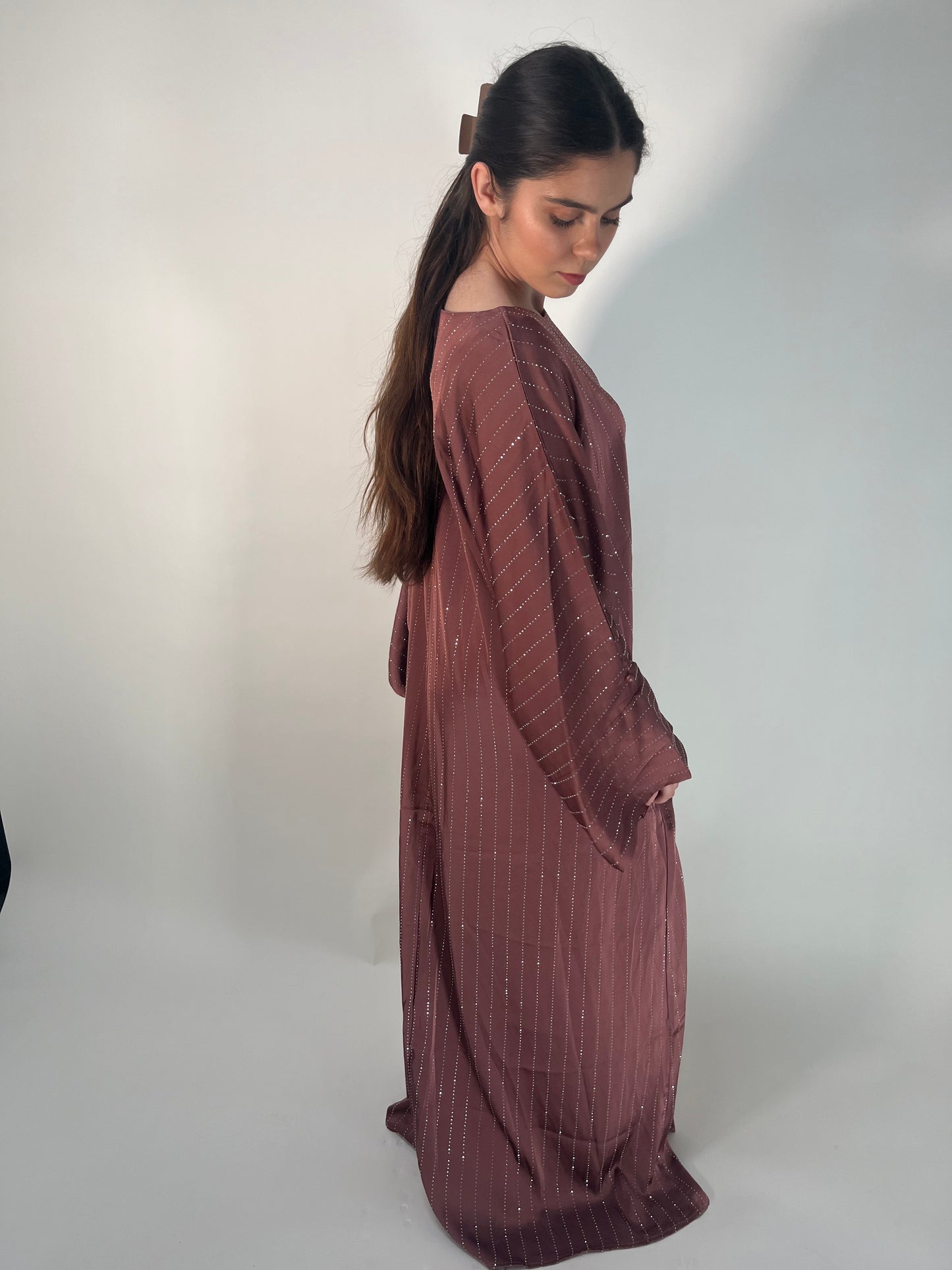 Abaya Sheikha – Somptuosité et éclat pour l’Aïd 2025 ✨