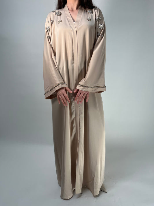 Abaya Sultana – L’élégance inégalée pour l’Aïd 2025 ✨